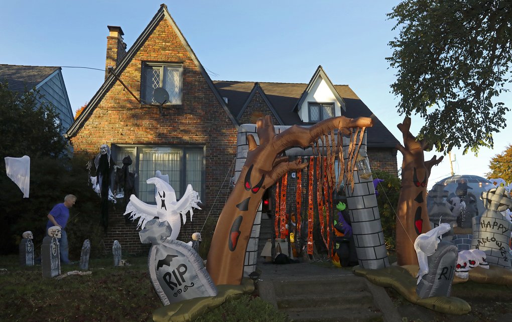 halloween house decorations